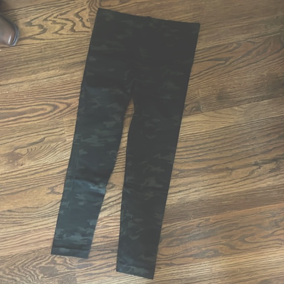 Size L Spanx cammo leggings - Picture 1 of 2